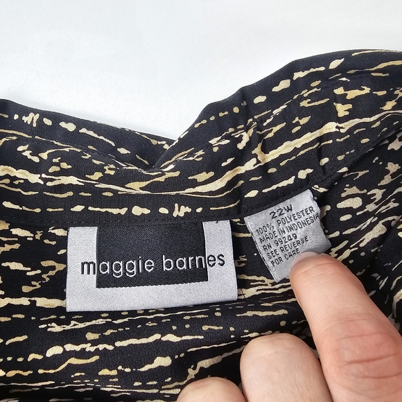Maggie Barnes Women's Button Front Top Black Gold Polyester Plus Size 22W EUC - Picture 5 of 7